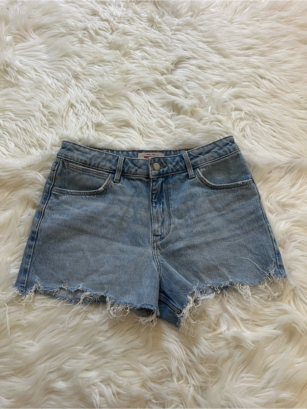 Wrangler Light Blue Mid-Rise Vintage Short